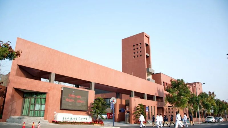 固态继电器和电磁继电器：揭秘两者间的本质区别